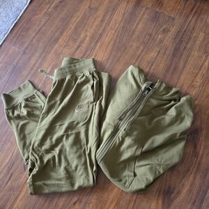 Nike Women’s Olive Green Jogger Pants